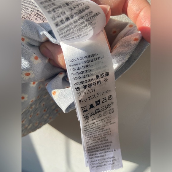 Levi’s floral adjustable tie strap tank - Picture 8 of 9